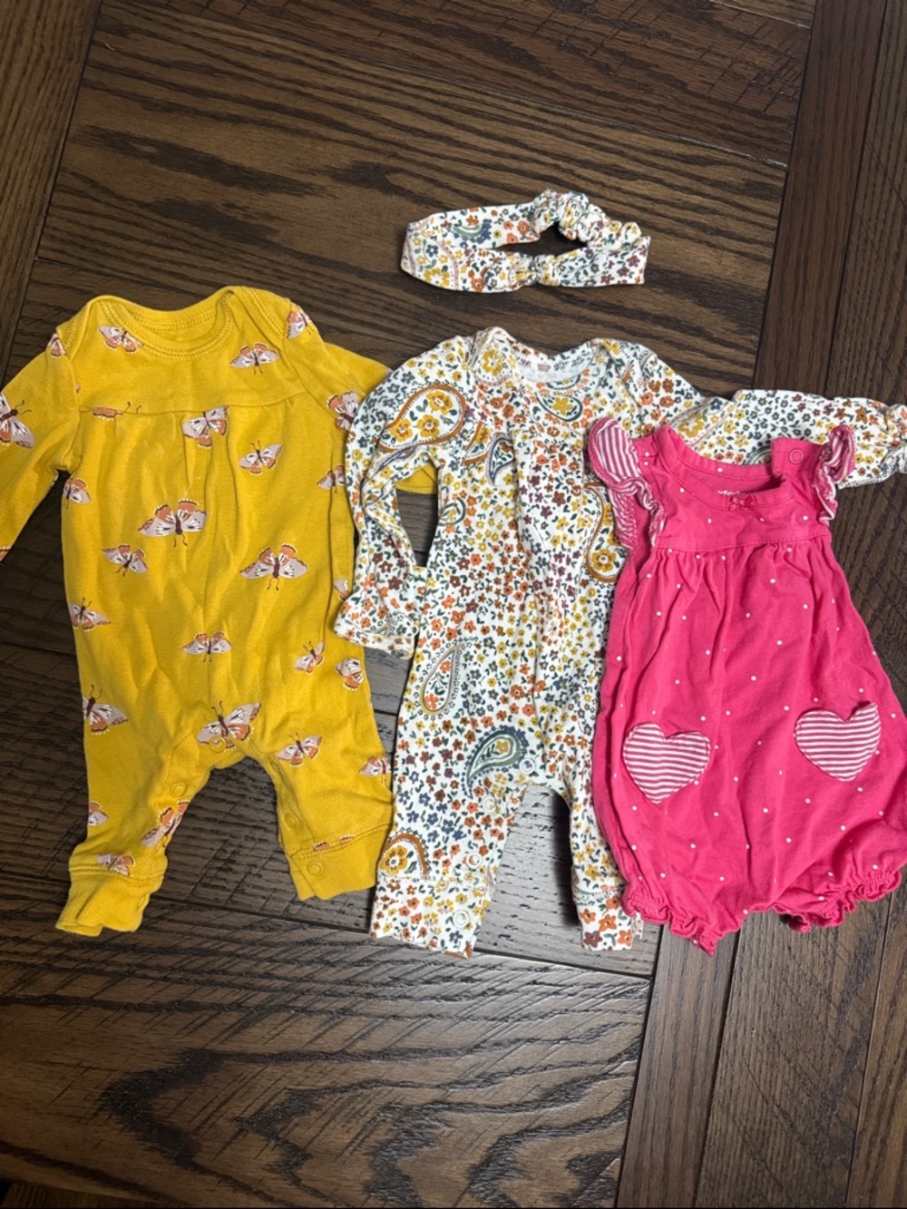 🦋💖 Set of Three Carter’s Newborn One Pieces 💖🦋